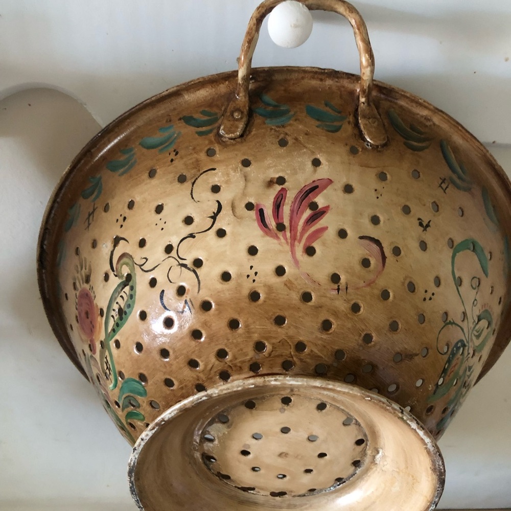 Farmhouse - Vintage Painted Colander-Folk Art - Picture 5 of 12